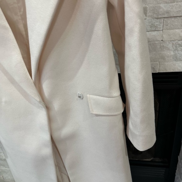 Express ivory trench coat - Picture 5 of 6